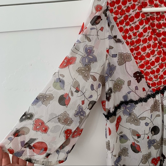 Coco and Chase Red Apple Floral Multi Novelty Print Boho V Neck Top Size L - Picture 2 of 8
